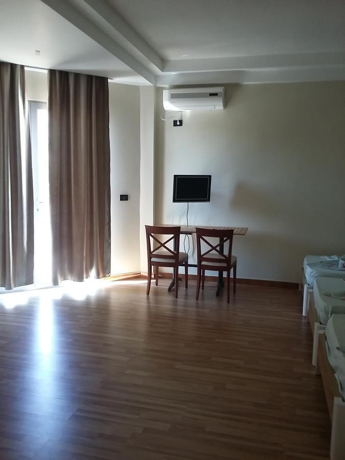 Blue Sky Hotel โกเลม ภายนอก รูปภาพ
